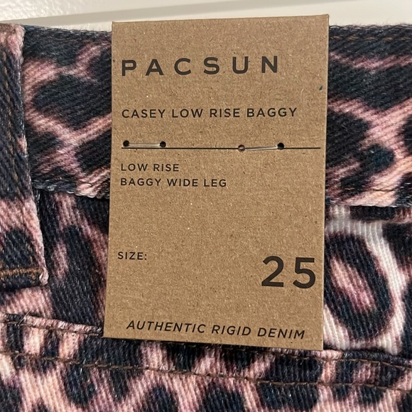 NWT Casey Low Rise Baggy Leopard Jeans Size 25 - Picture 5 of 9